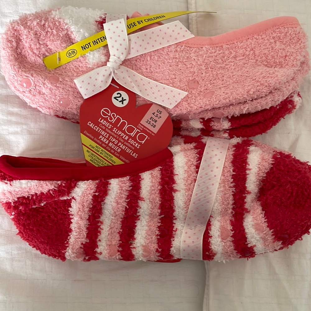 Fuzzy slipper socks NEW